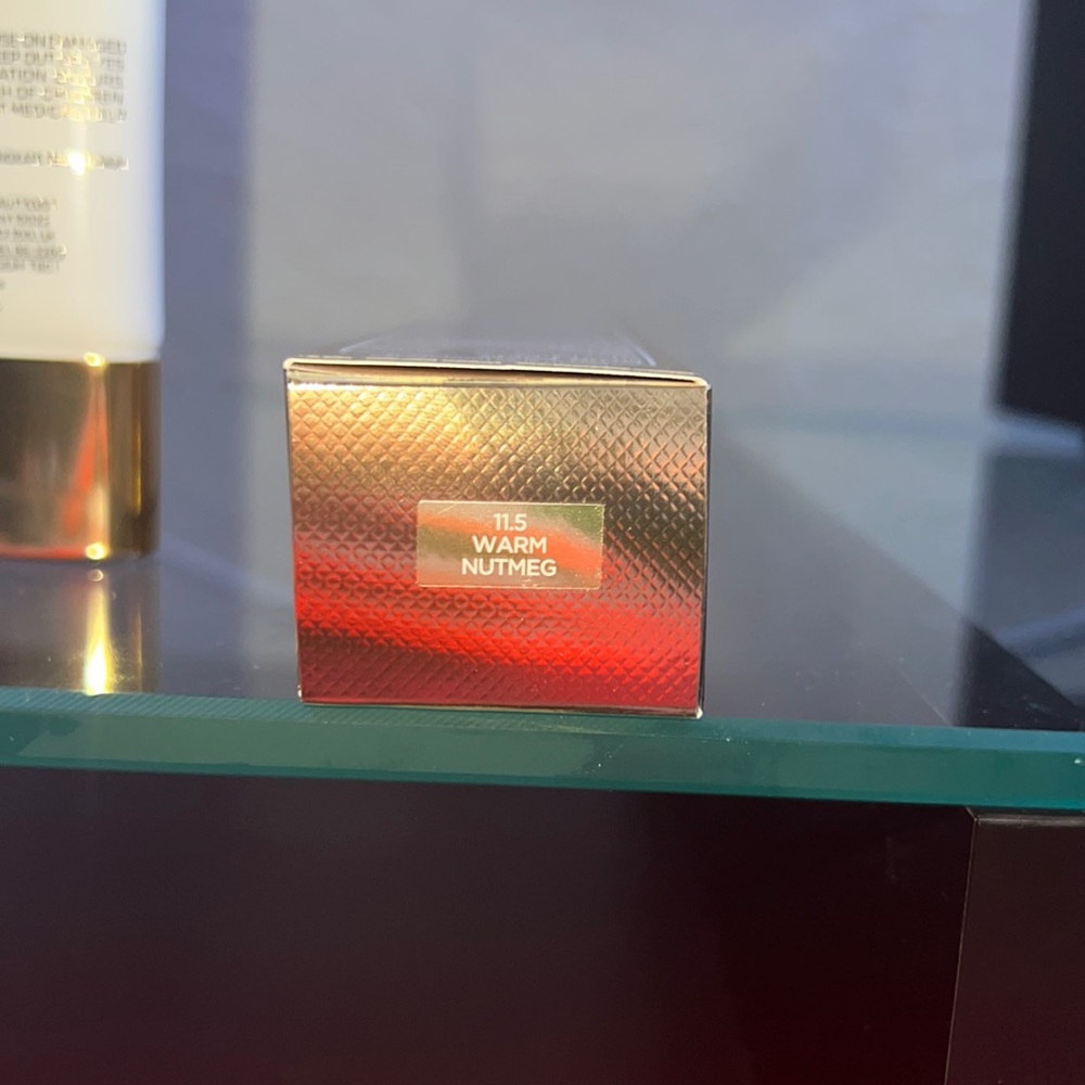 Tom Ford Soleil Glow Tinted Moisturizer Broad Spectrum SPF15 Warm Nutmeg 11.5 - Picture 4 of 4